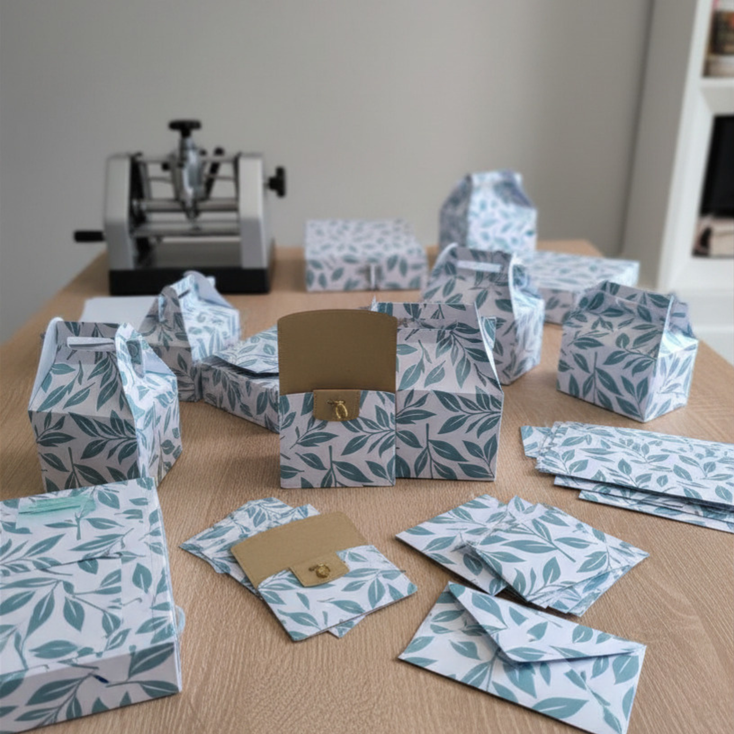 Pack 6 Sobres + 6 Cajas Desmontadas – Diseño Hoja Verde – Detalles para Bautizo, Baby Shower y Comunión